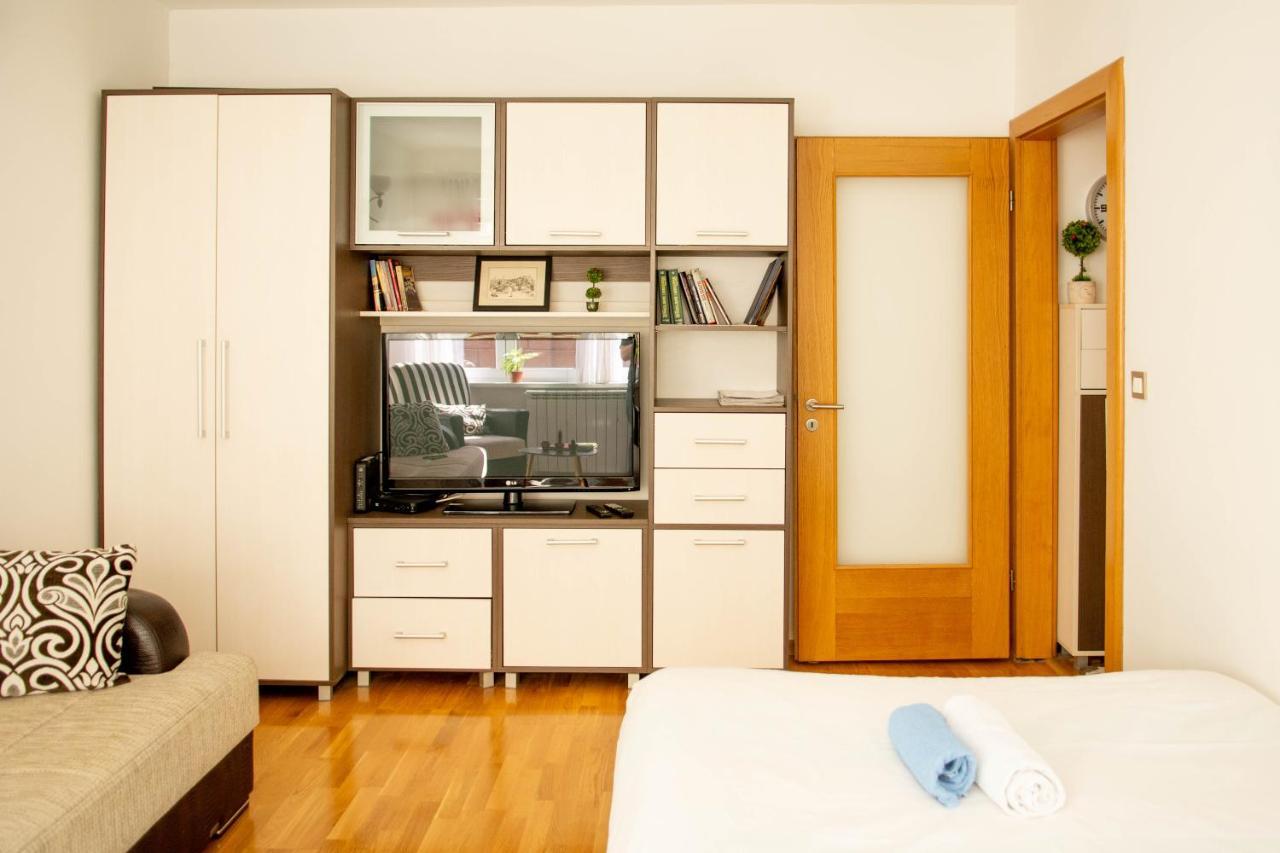 Cute And Cozy Studio With Cathedral View-Excellent Location SJJ Extérieur photo